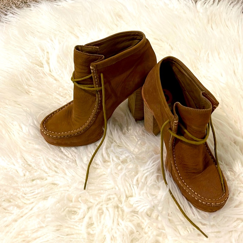 Dolce Vita booties sz 6